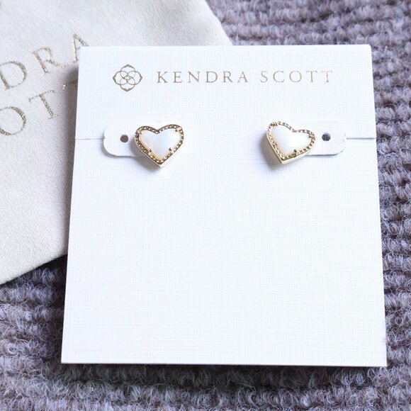 New. Kendra Scott Ari Heart Gold Ivory Mother-Of-Pearl Stud Earrings - Picture 1 of 2